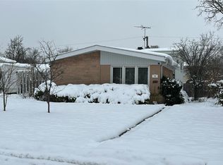 54 Fernwood Dr, Glenview, IL 60025