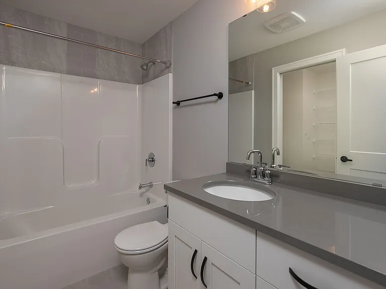 113 Fairway St — Photo 3