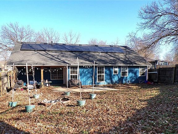 3rd image of 101 Woodlawn Pl