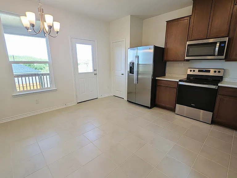 15611 Electra Cir — Photo 6
