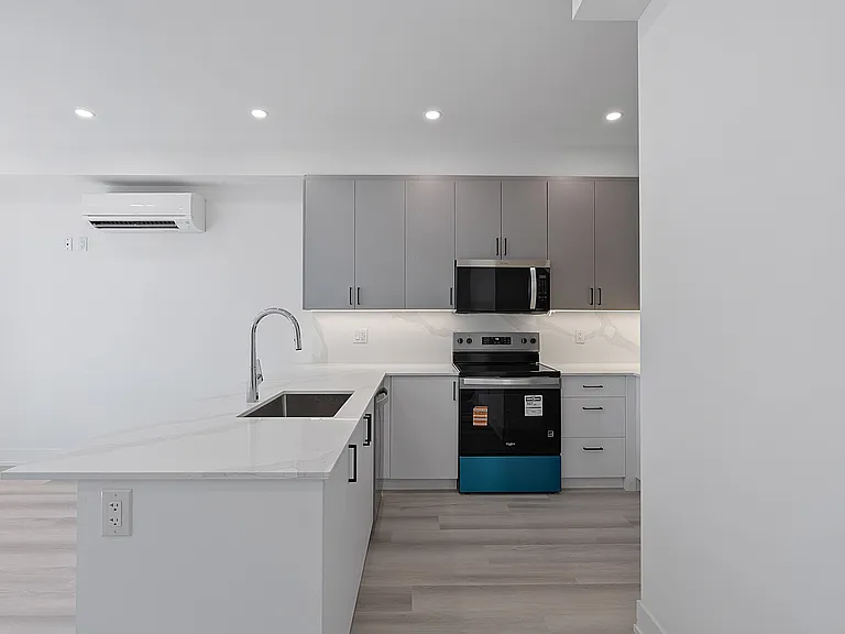 587 Oakwood Ave — Photo 91