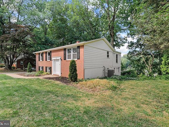 2nd image of 1404 Kahoe Rd