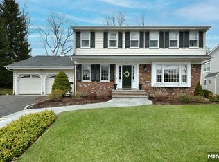 51 Ardmore Rd, Ho Ho Kus, NJ 07423