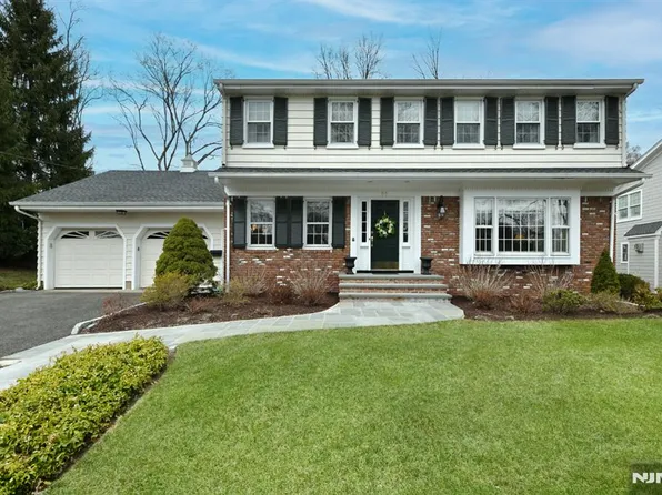 51 Ardmore Rd, Ho Ho Kus, NJ 07423