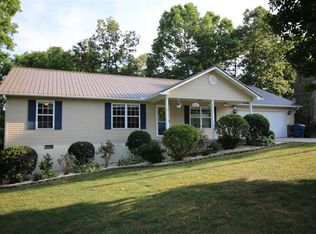 224 Carriage Dr, Crossville, TN 38555