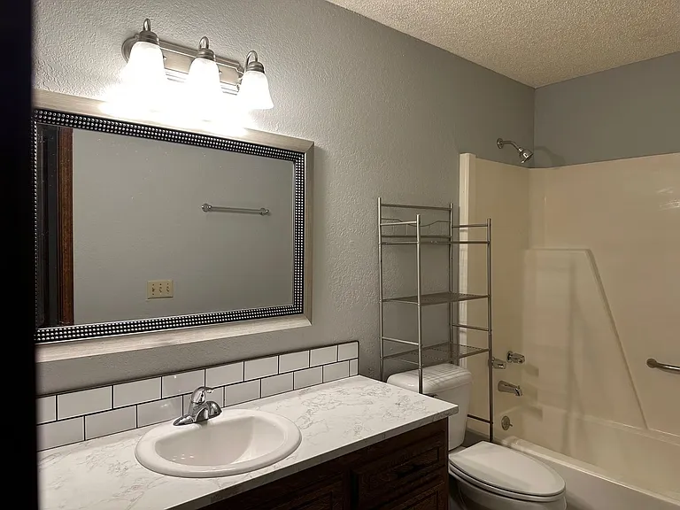 2210 Apple Ave #2210 — Photo 3