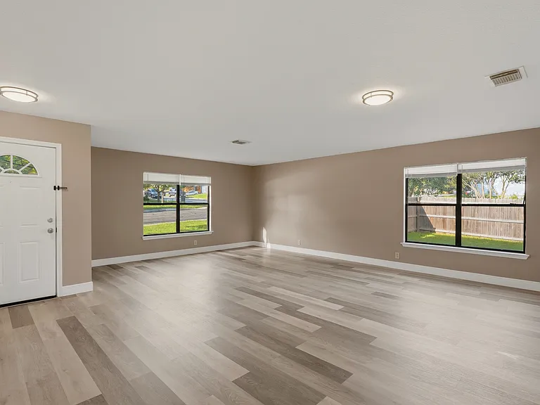 7338 Raintree Frst — Photo 3