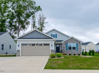 1246 Hidden Lake Blvd, Akron, OH 44312