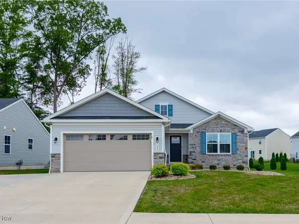 1246 Hidden Lake Blvd, Akron, OH 44312
