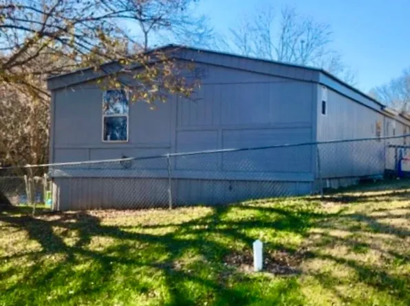 604 W Charleston Ave, Yale, OK 74085
