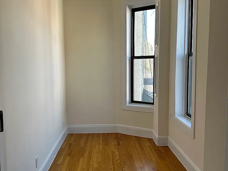 21 Leroy St #18 — Photo 4