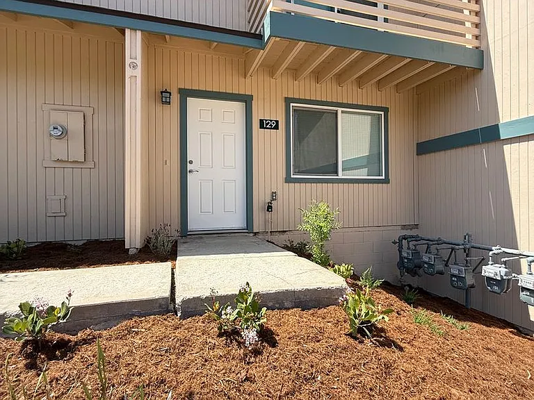 129 Olive St — Photo 1