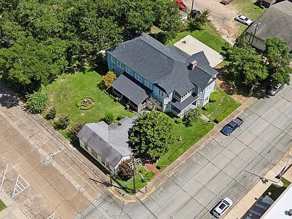 4th image of 250 N Main St