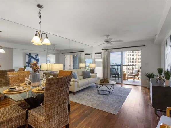 3075 Ala Poha Pl APT 1509, Honolulu, HI 96818