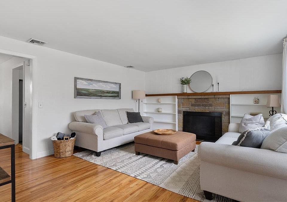 65 Bayberry Ln, East Greenwich, RI 02818 Zillow