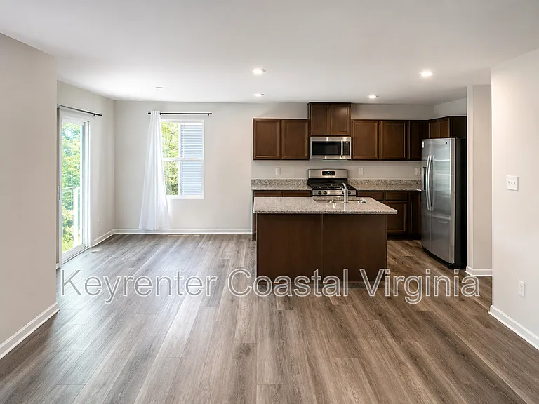 116 Sourgum Ln — Photo 2