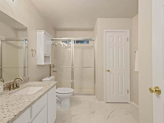 3rd image of 9503 Woodvale Dr
