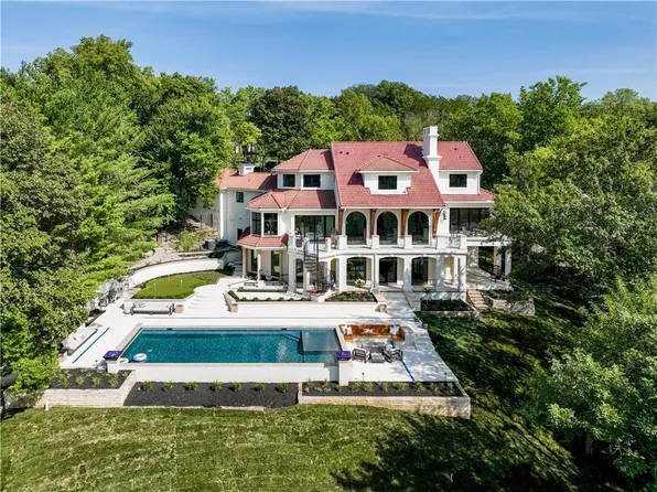 17040 Highland Rdg, Loch Lloyd, MO 64012