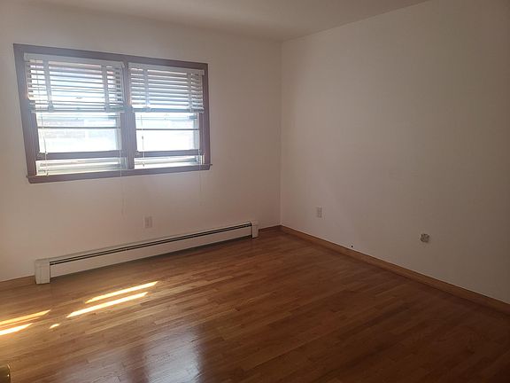 5th image of 13 Kimball St
