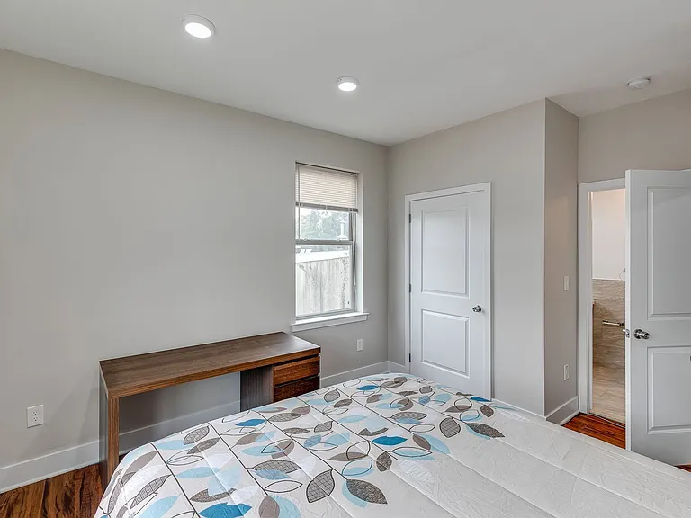 549 Armstrong St #302 — Photo 28