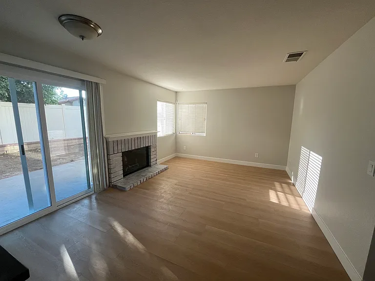 9573 Ripplecreek Dr — Photo 5