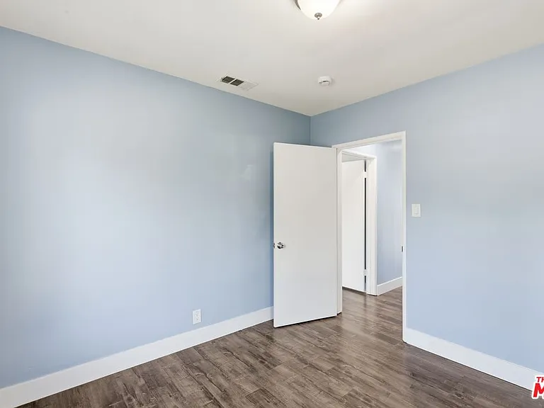 14141 Gault St — Photo 15