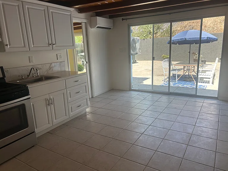 1019 Mission Ct #C — Photo 4