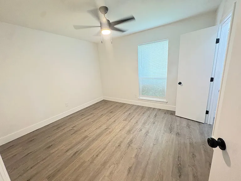 3802 Roan Cir — Photo 10