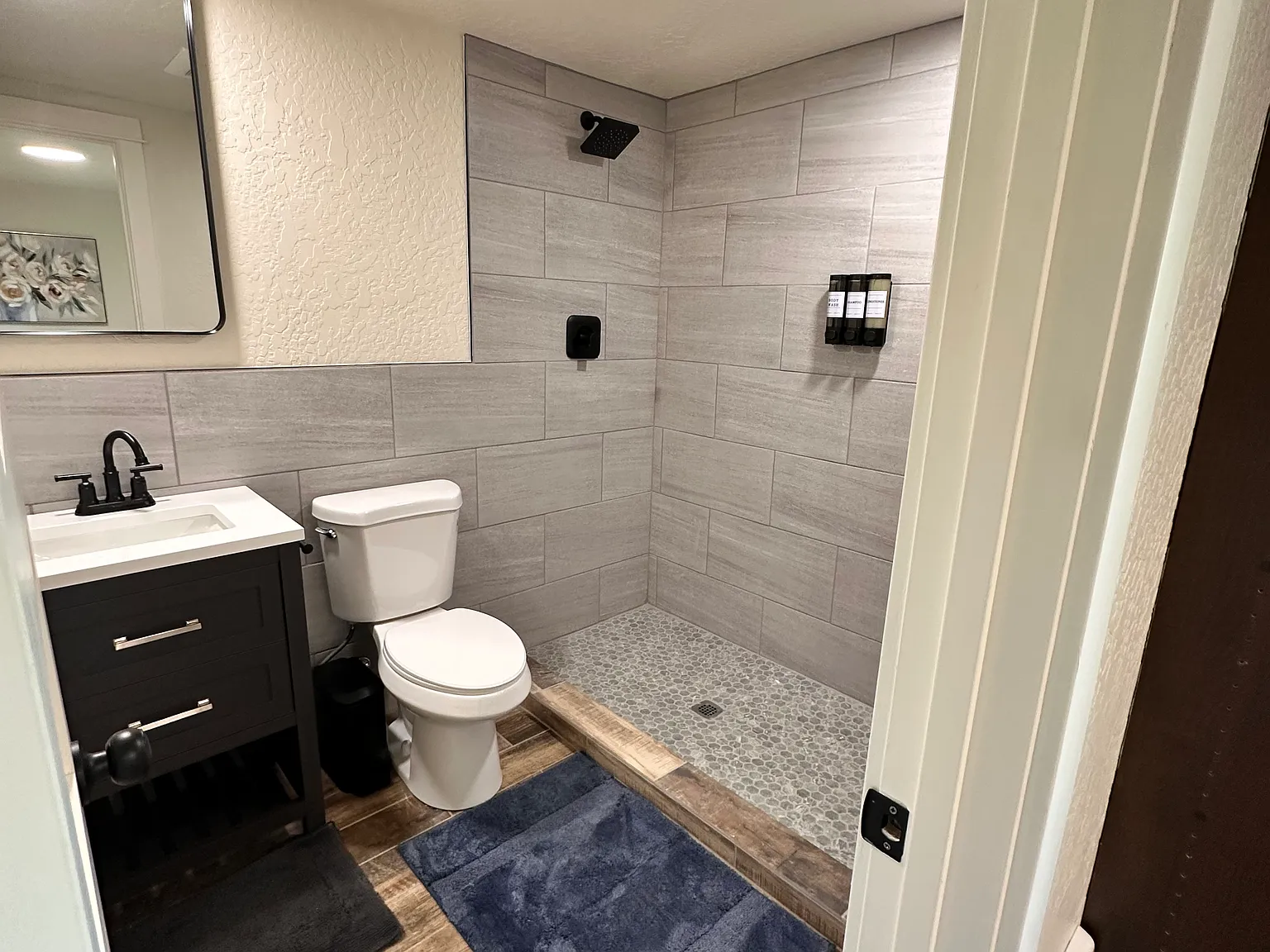 4 bed, $3,900 — Photo 2
