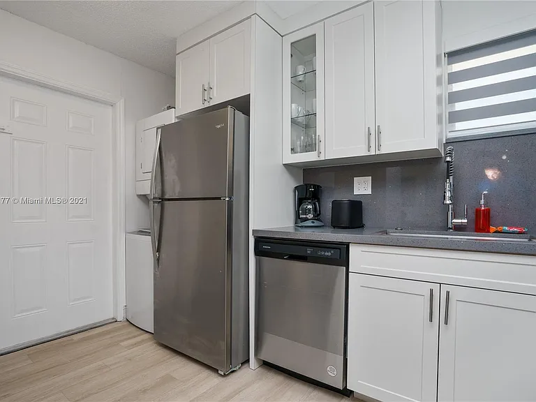 20077 SW 87th Pl #20077 — Photo 4