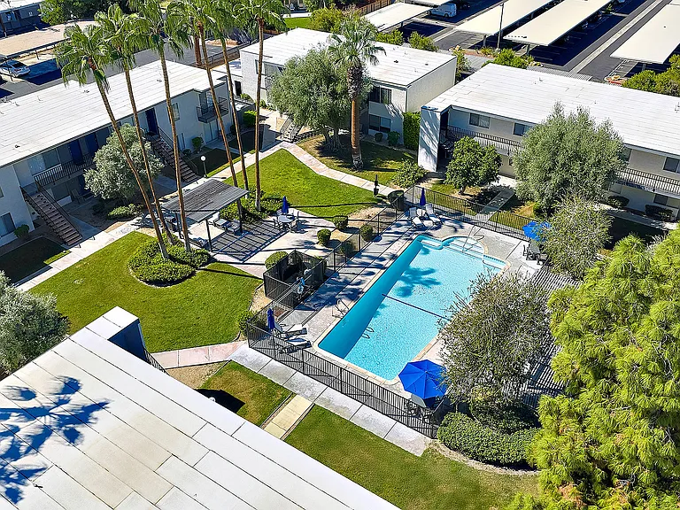Panorama Apartments — Photo 25
