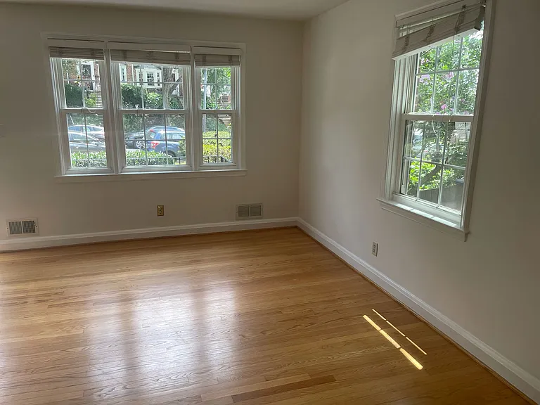 114 Brandon Rd — Photo 18