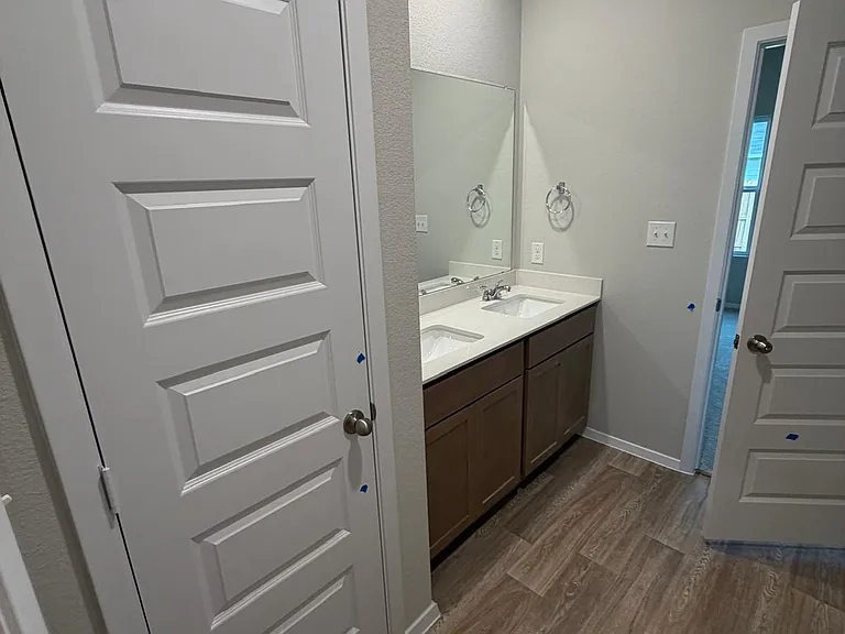 2615 Derwent Dr — Photo 20