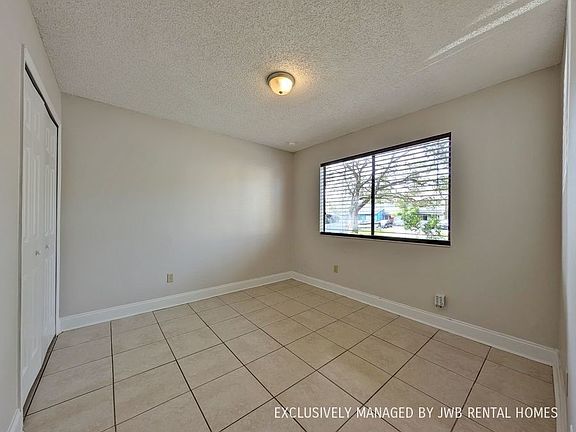 4th image of 11605 Dunes Way Dr N