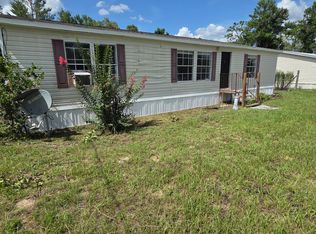 104 Shangri La St, Interlachen, FL 32148