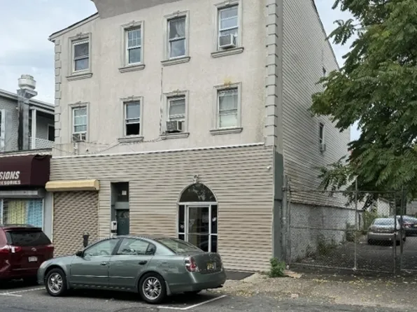 75 Cianci St, Paterson City, NJ 07501