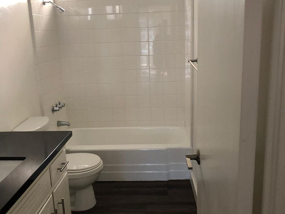 1st image of 5168 Yarmouth Ave APT 18