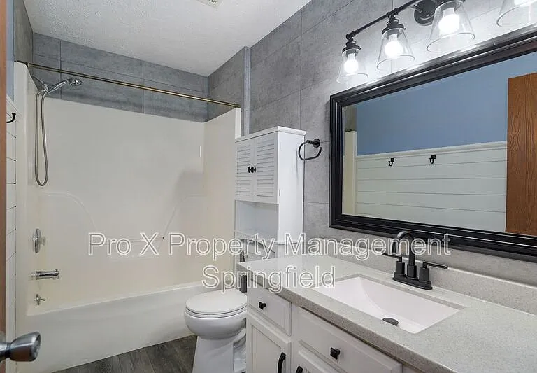3119 W Water St — Photo 13