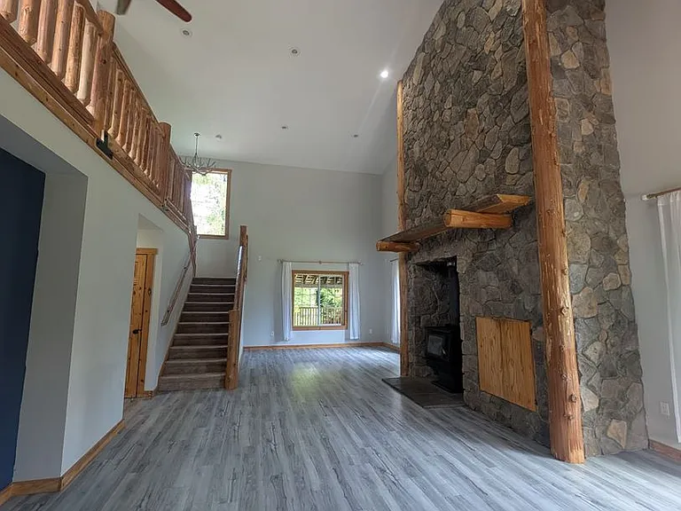 81 Moose Jaw Ln — Photo 6