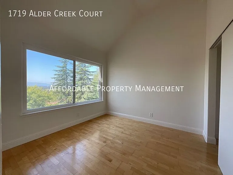1719 Alder Creek Ct — Photo 8