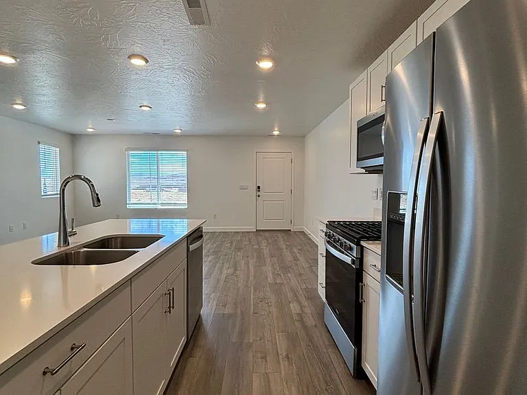 1361 S Pole Creek Ln — Photo 4
