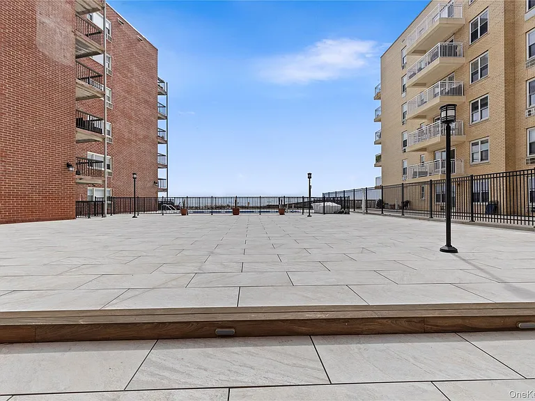 750 Shore Rd #2G — Photo 31