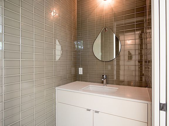 4th image of 3305 Garden Villa Ln