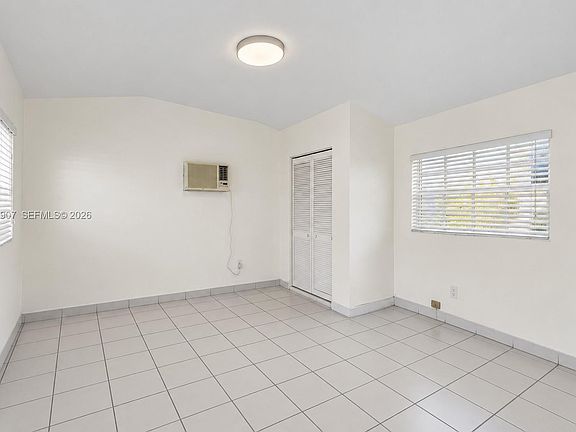 2nd image of 3640 SW 25th St