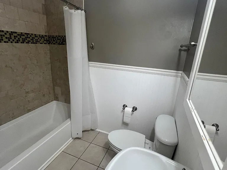 1114 Stevens Ave NE — Photo 9