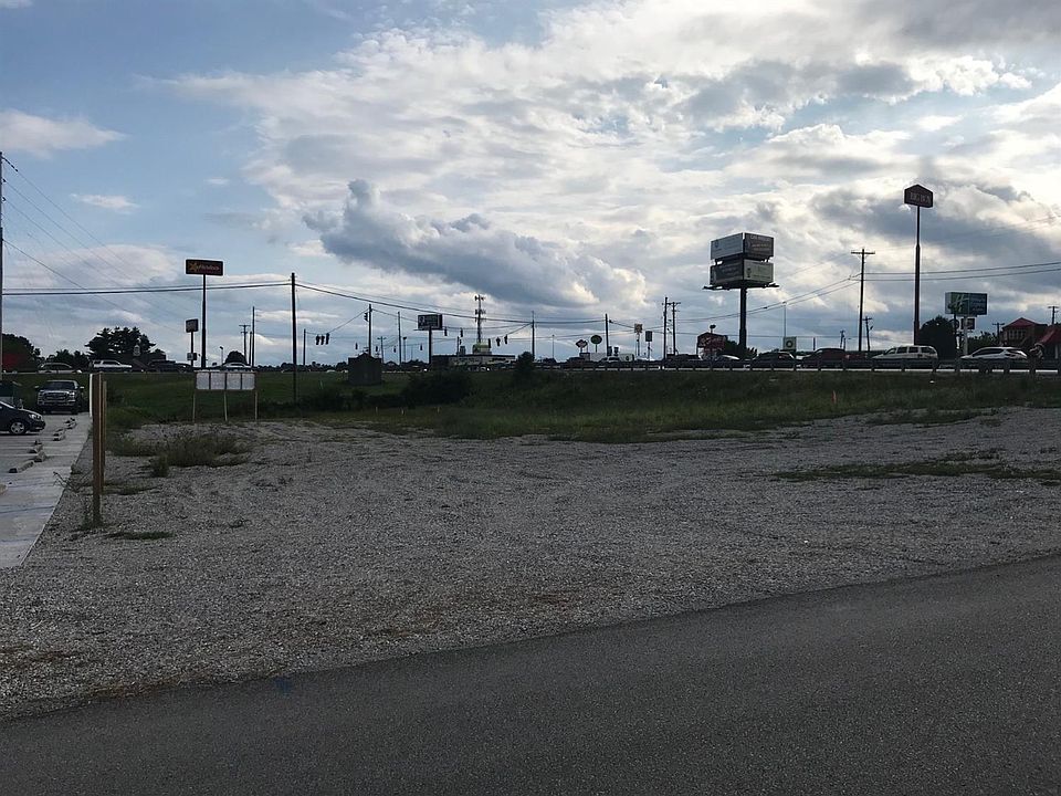 2nd image of 501 Spivey Ln