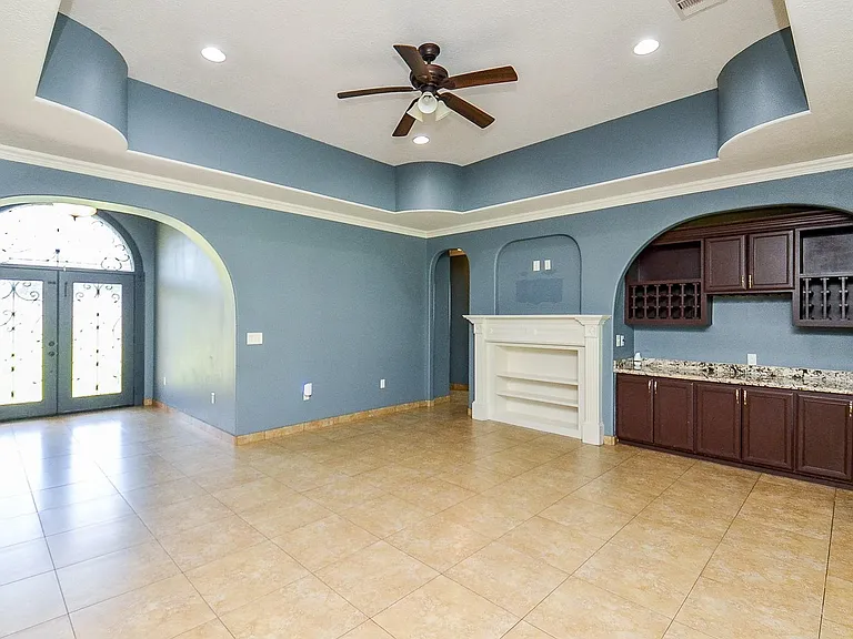 5575 Bollinger Rd — Photo 9