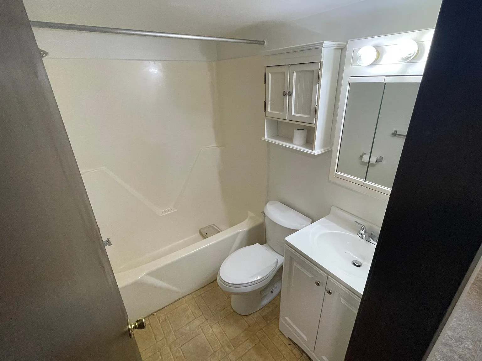 327 Giffin Avenue — Photo 3