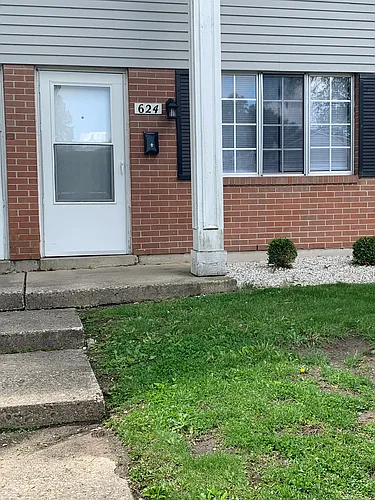 624 W Walnut St Photo 1