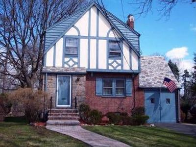 125 Van Orden Ave, Leonia, NJ, 07605